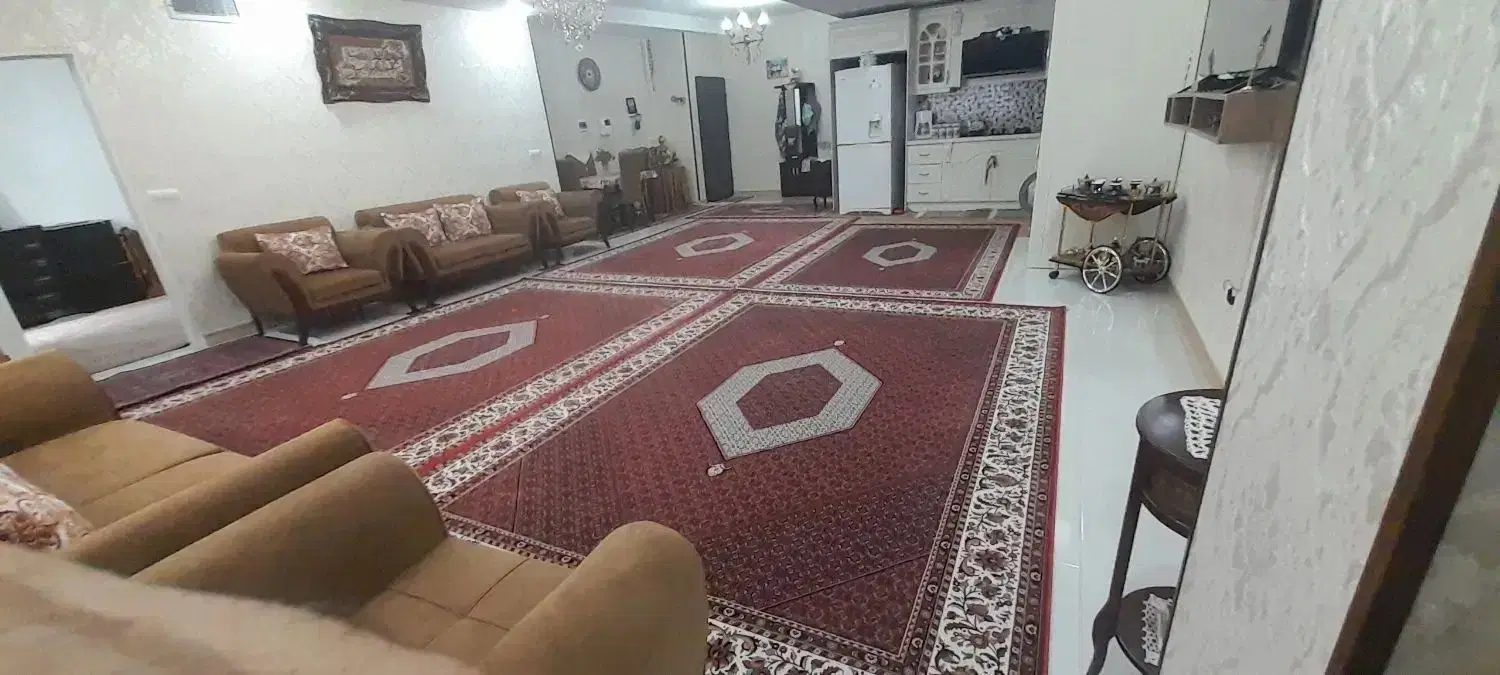 آپارتمان ۱۰۶ متری غرق نور