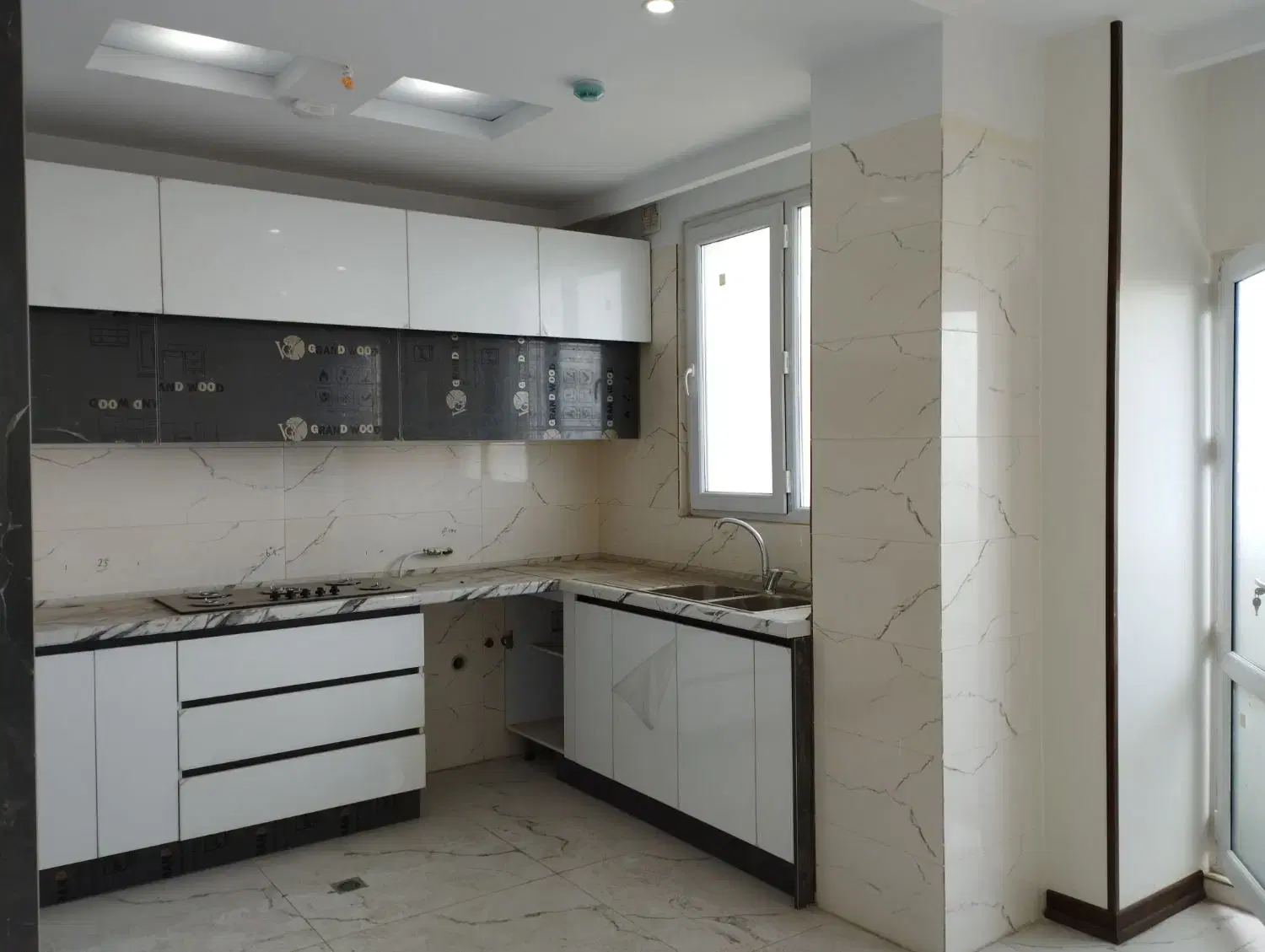 فروش آپارتمان ۸۴ متری.فول امکانات.خیابان تهران نو