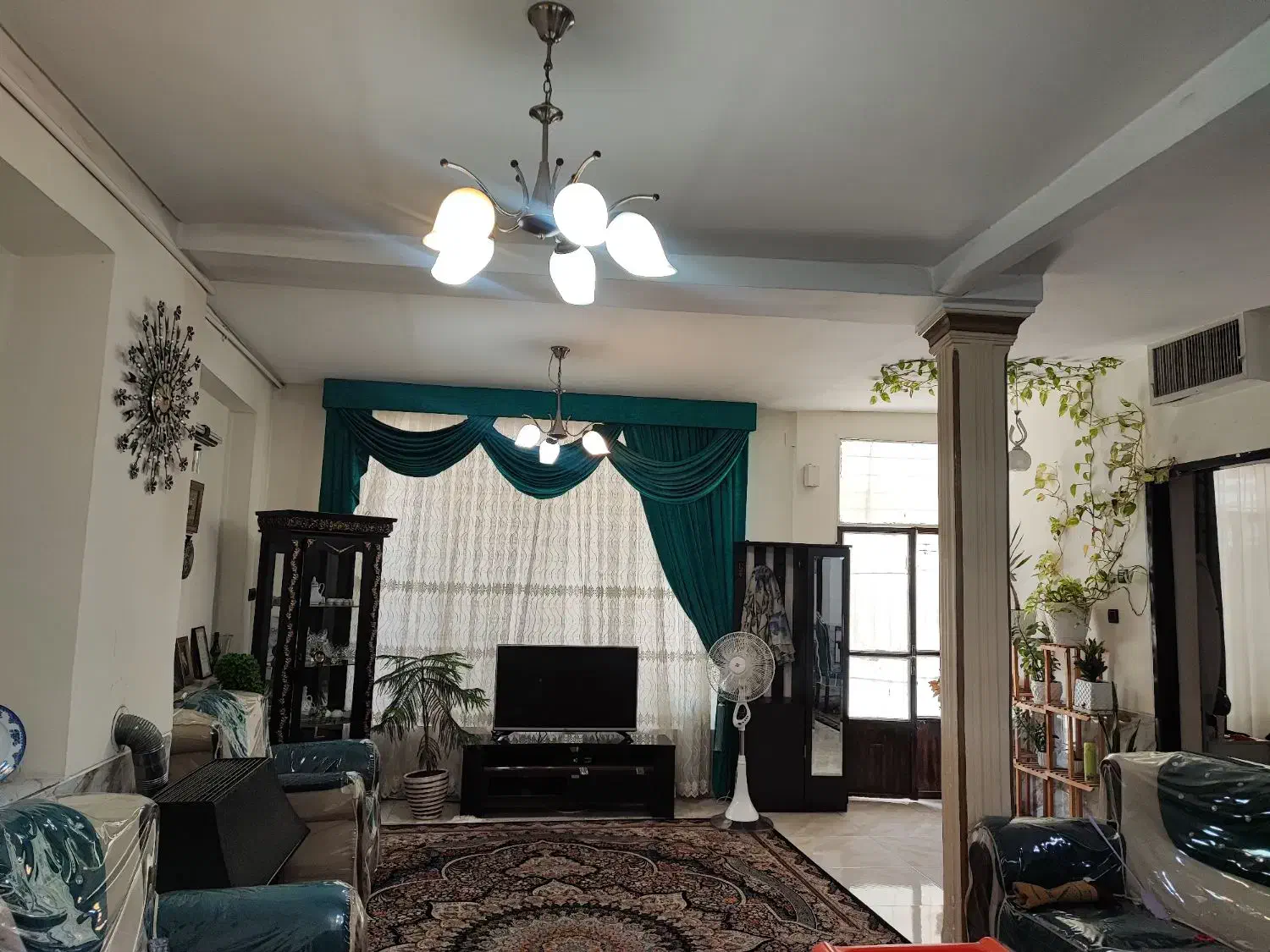 منزل ویلایی ، ار - تش ، در از حیاط ماشین رو