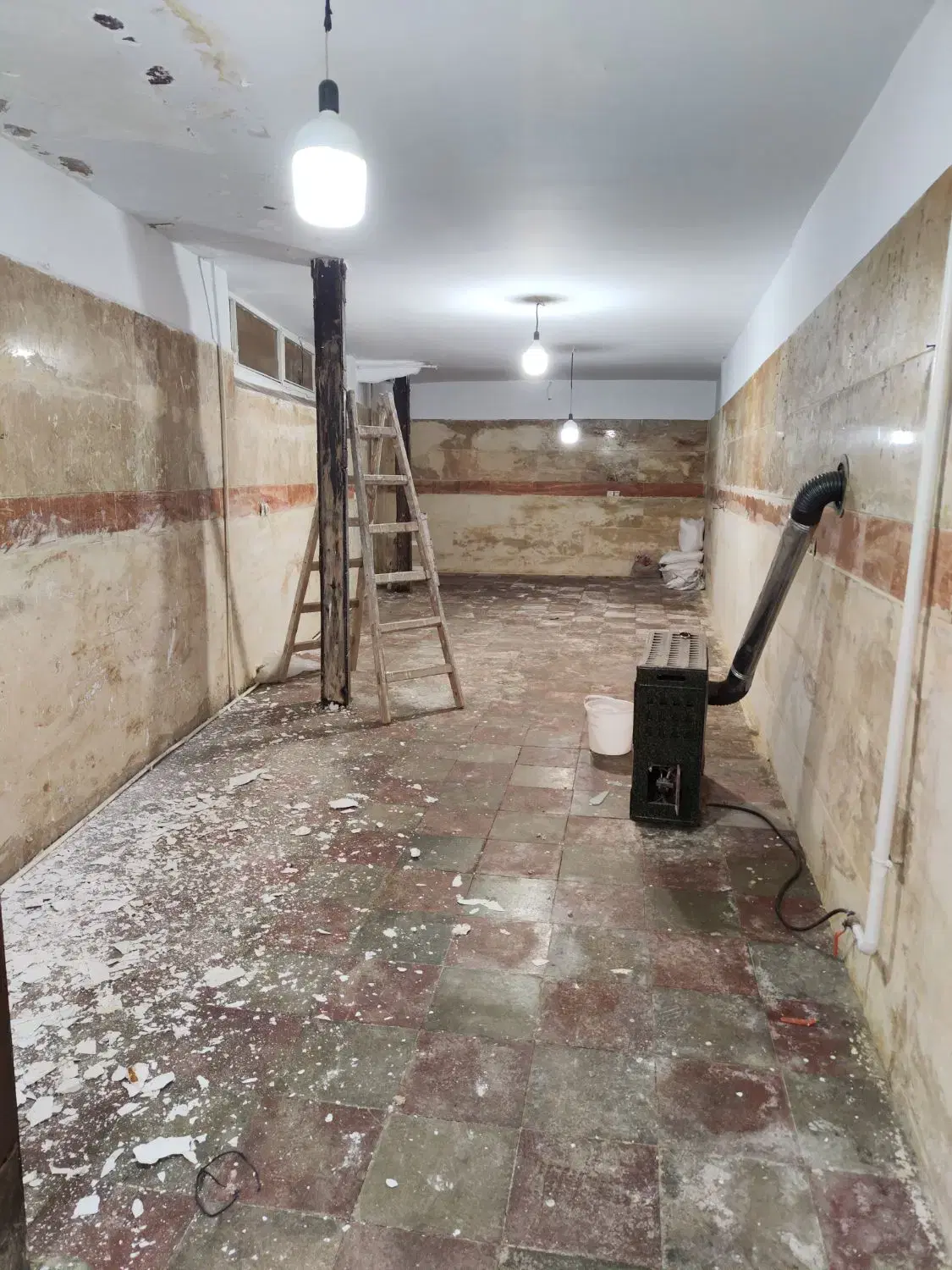 فروش مغازه زیر زمین تجاری کارگاهی با سند