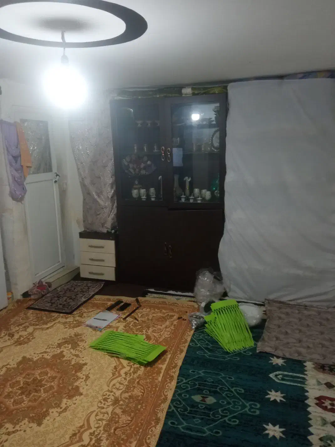 یک واحد۴۵ متری با پارکینگ وانباری