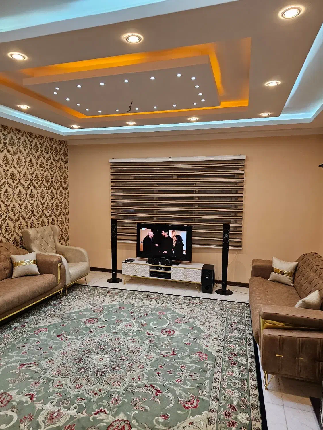 اپارتمان دو‌خواب با ۷۰ متر حیاط اختصاصی صدرافازیک