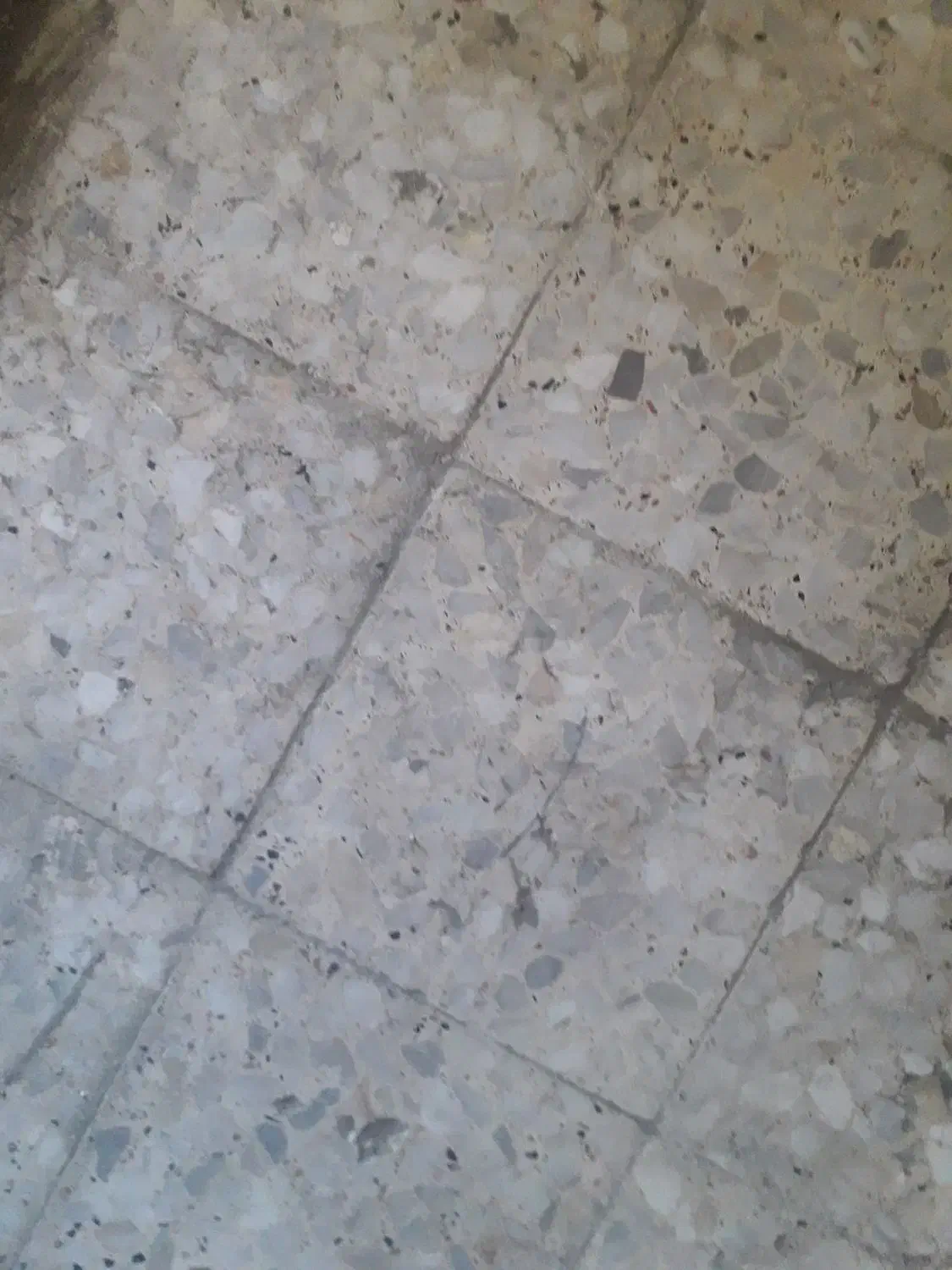 اجاره زیرزمین ۲۵۰ متری