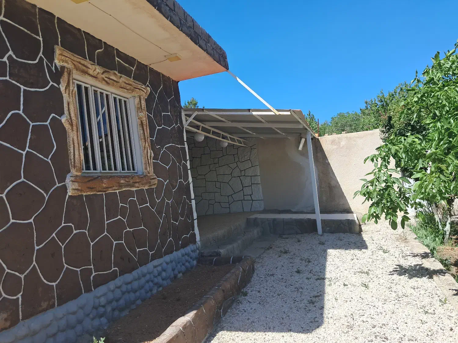زرشک ۱۸۰۰ متر باغ ویلا