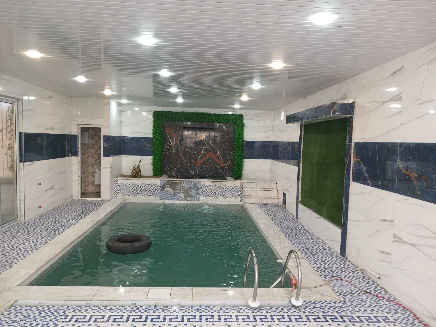 باغ ویلا آبگرم واقع در قلعه میر