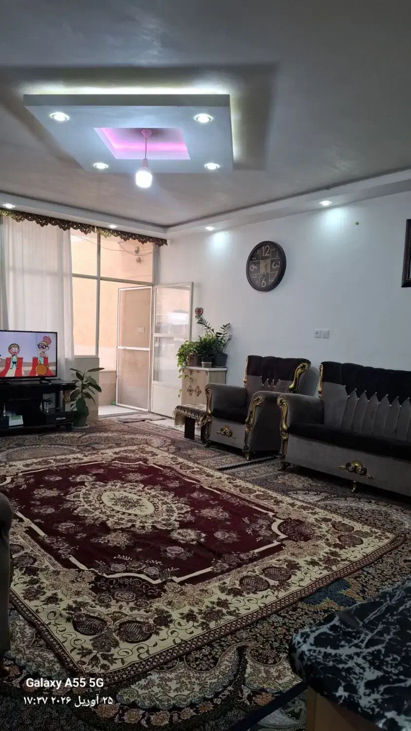 خانه ویلایی زینبیه ارزنان. ماشین رو..