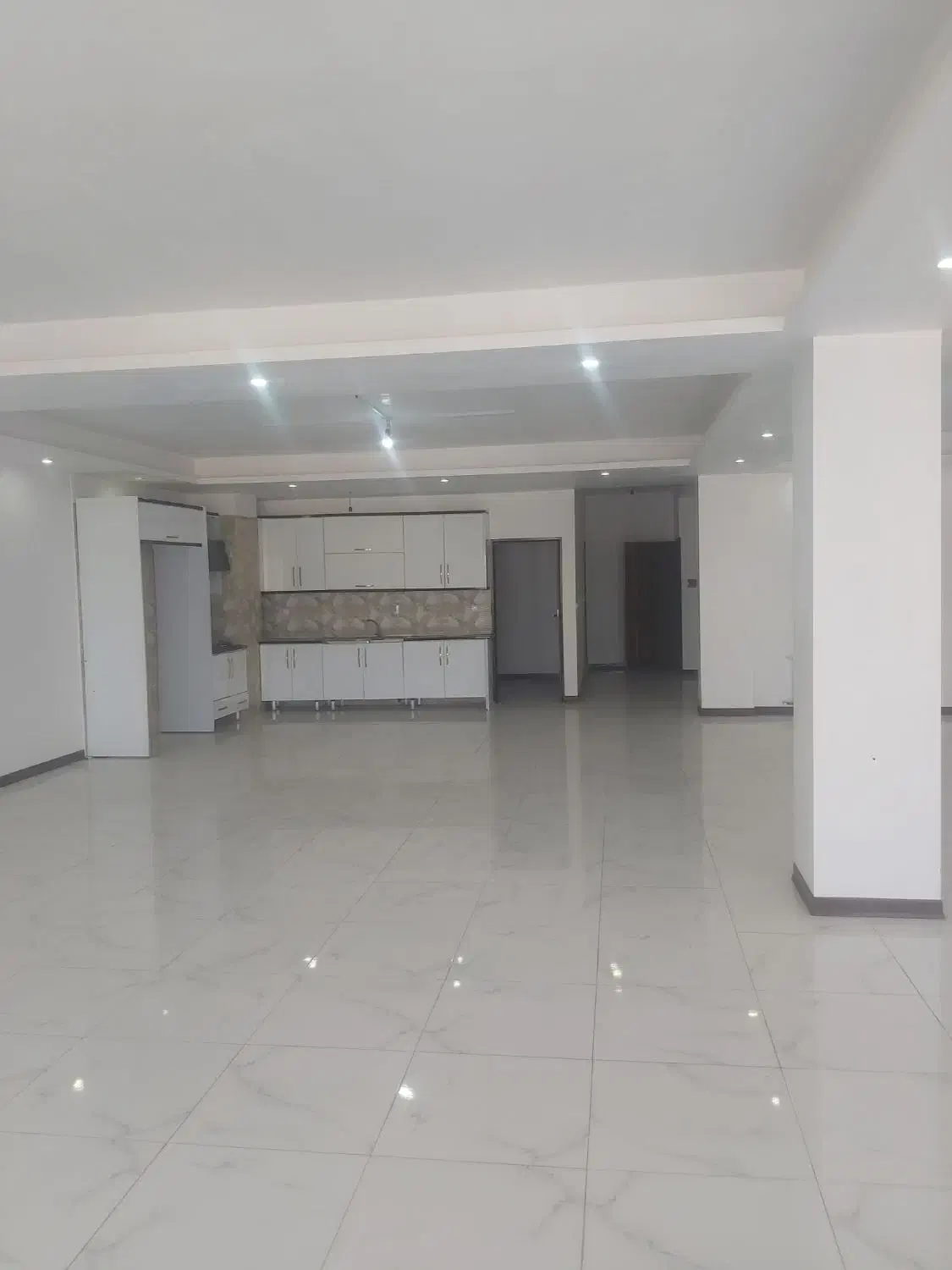 آپارتمان اداری ۱۶۸ متری گلستان
