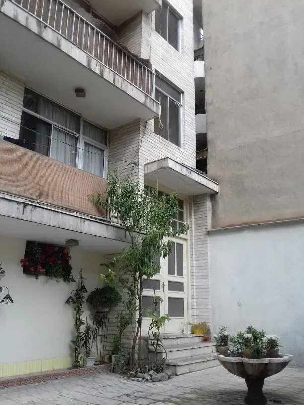 شریعتی ،معلم(۱۰۰متر دو خوابه)