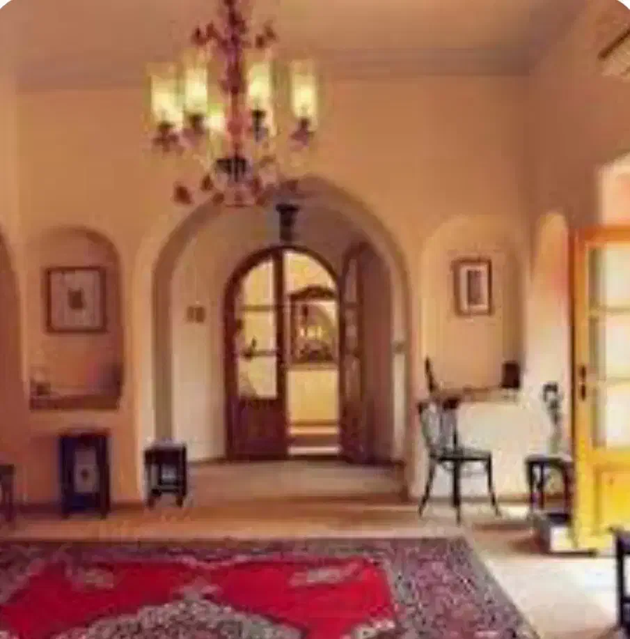 خانه ویلایی  روی حاشیه خیابان مناسب مغازه