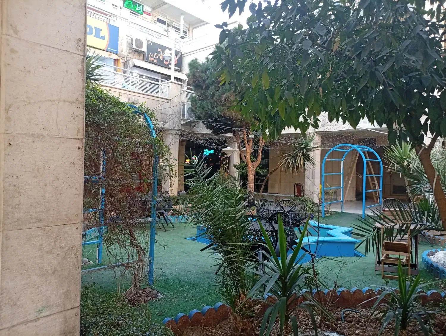 ۳۳ متر سرقفلی و سند(امکان استفاده از حیاط ۷۰ متری)