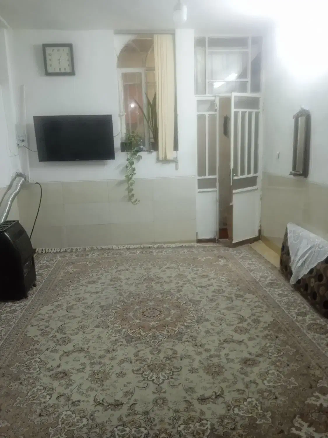 خانه ویلایی بر خیابان دربه حیاط