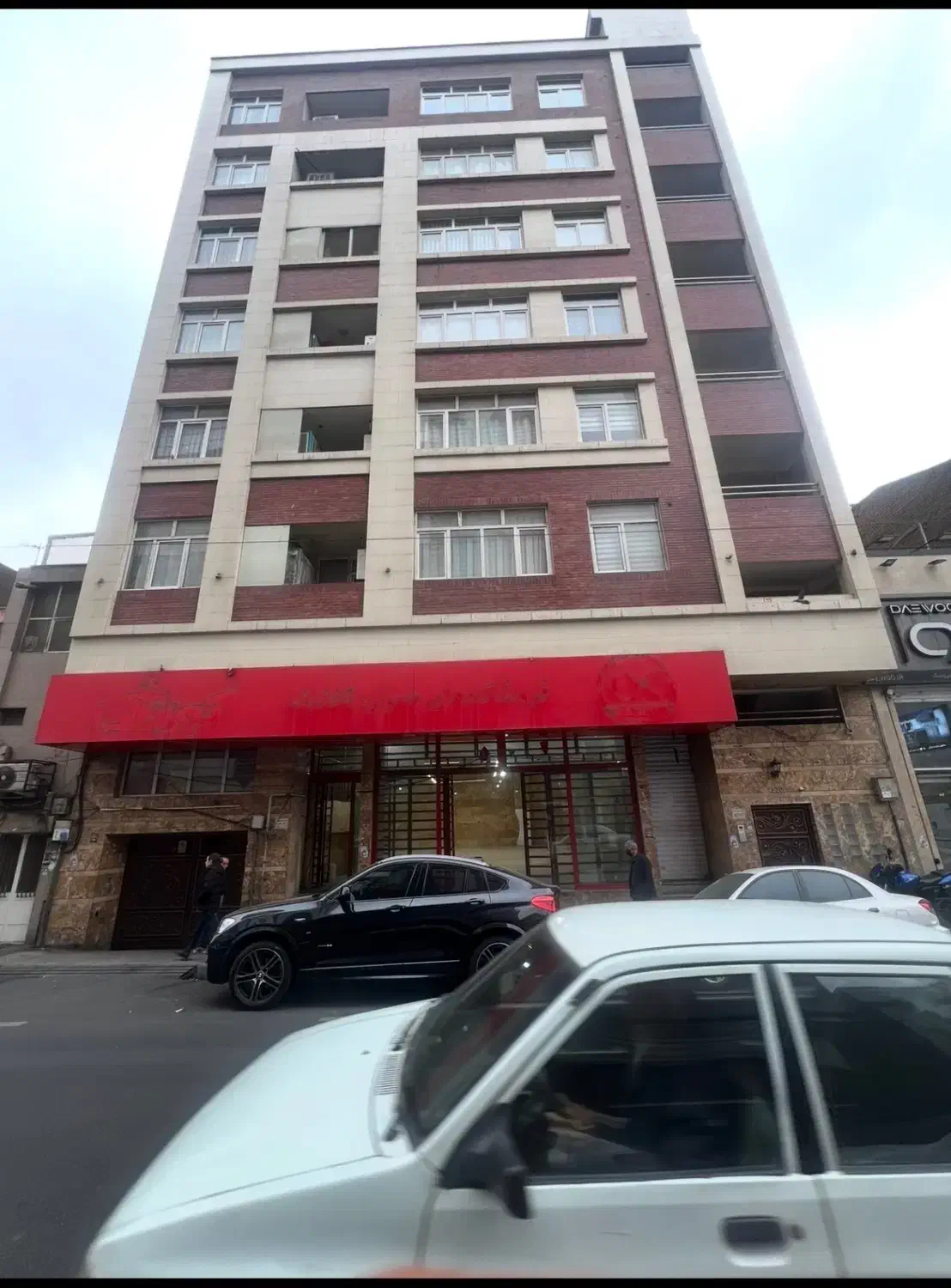 اجاره واحد تجاری ۲۸۵ متری