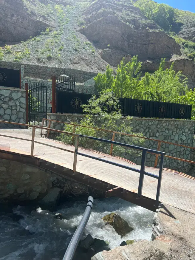 زمین جاده چالوس پل خواب