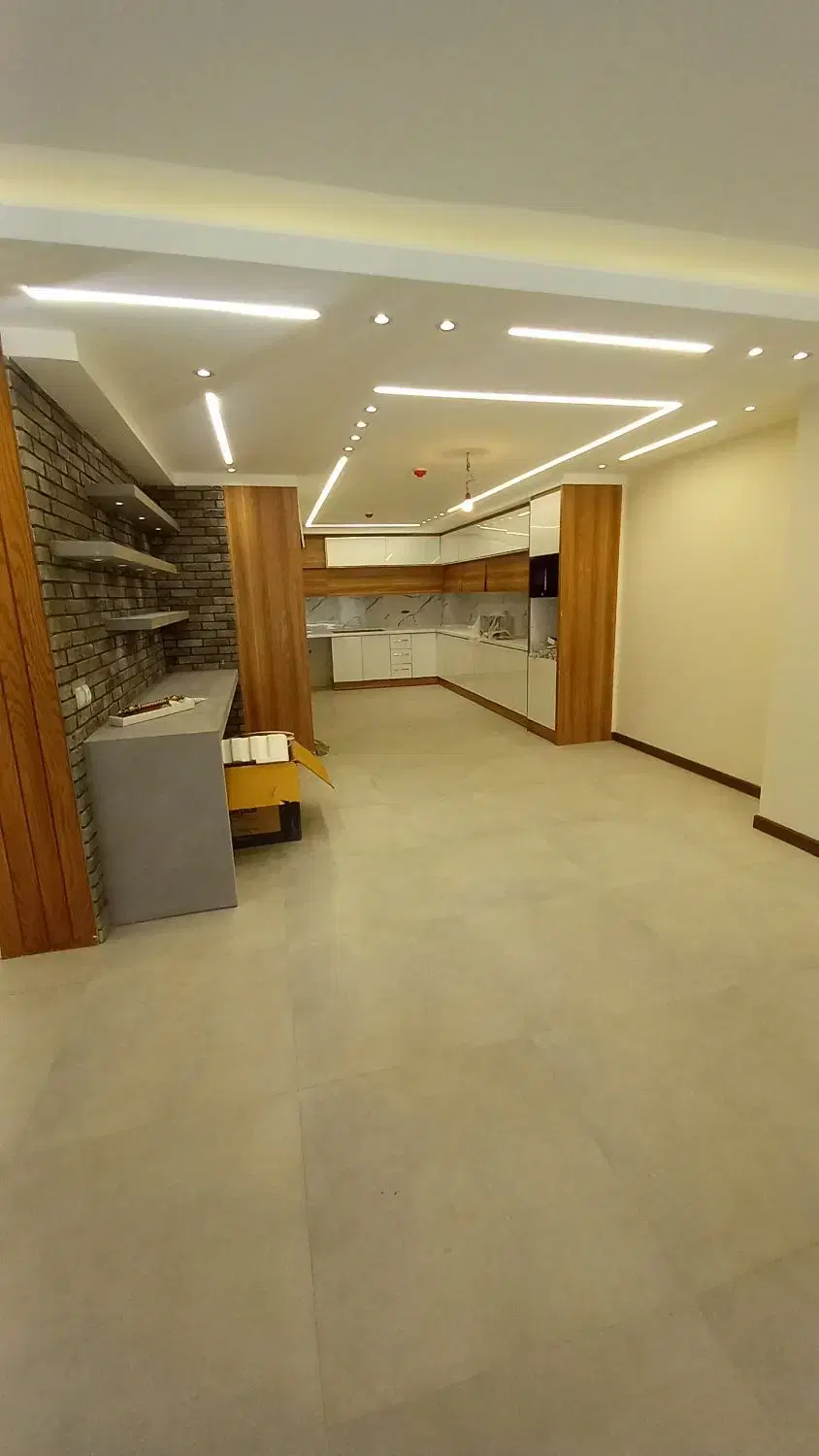 دفتر کار ۶۰متری تاپ لوکیشن