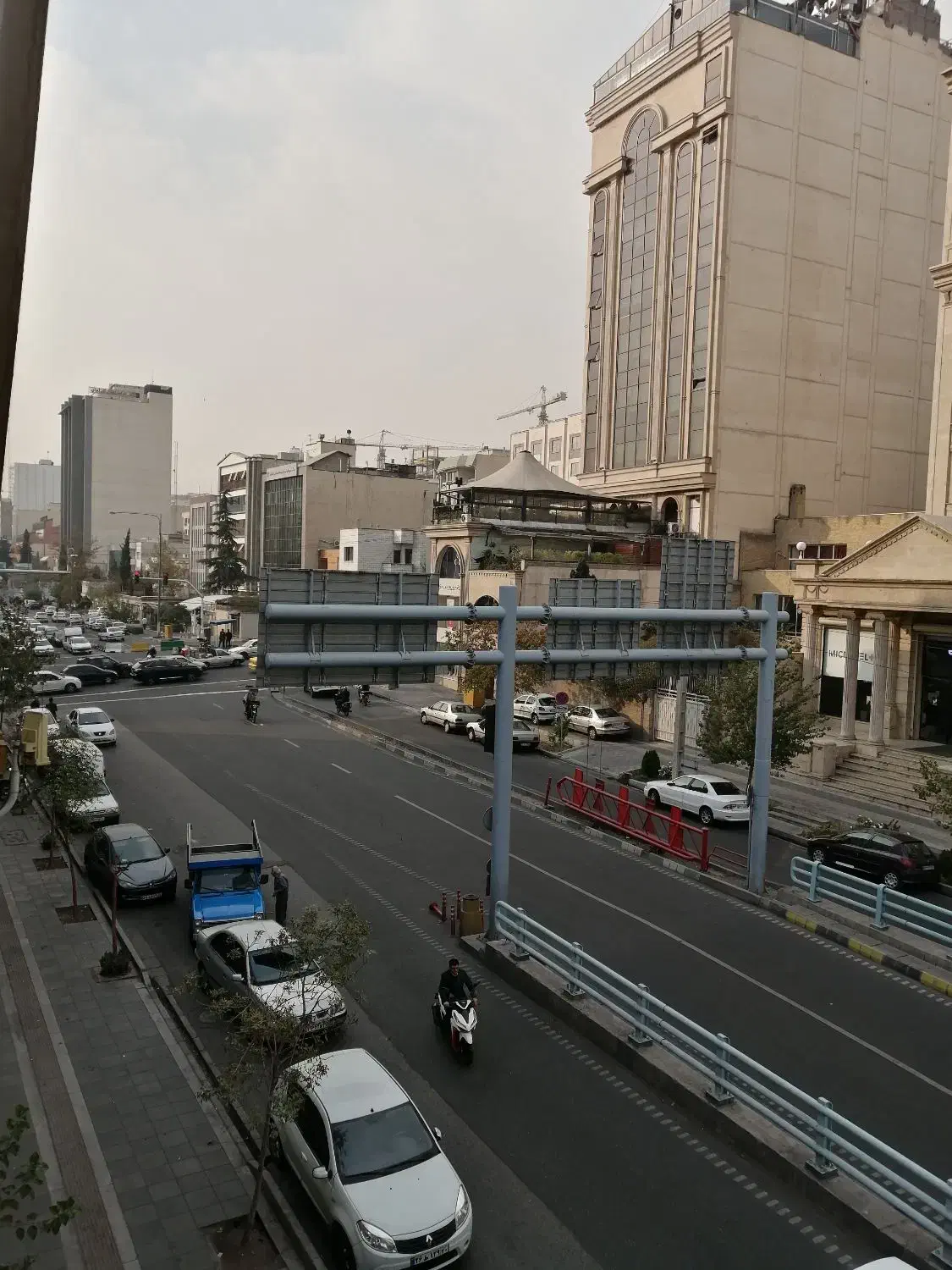 ۸۸ متری ارزنده پارک ملت