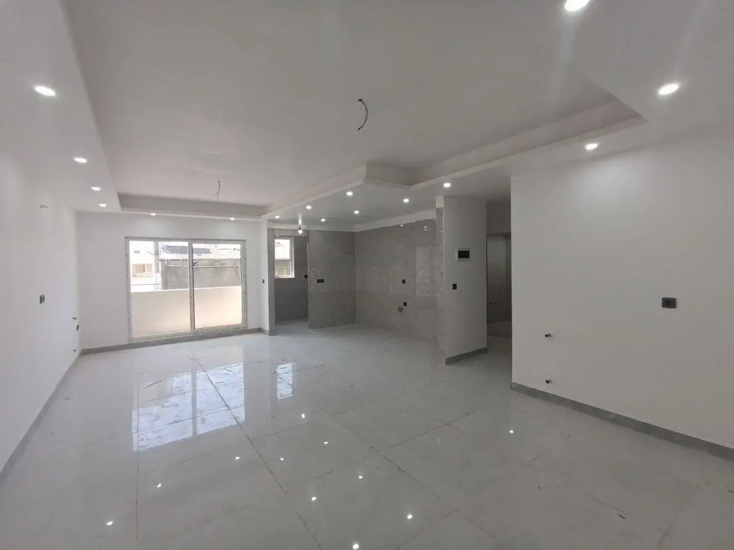 آپارتمان ۹۰ متری نوساز نور گیر عالی