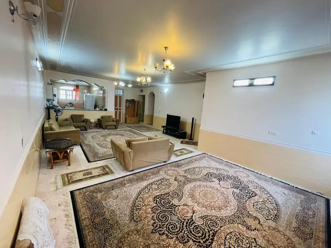 ساختمان مسکونی دو طبقه به متراژ کل ۳۳۰ متر مربع
