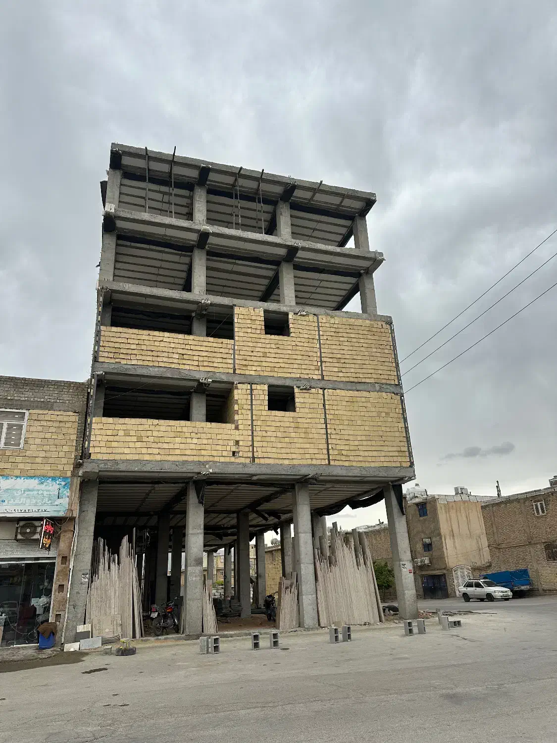 فروش آپارتمان دو خواب با آسانسور و پارکینگ
