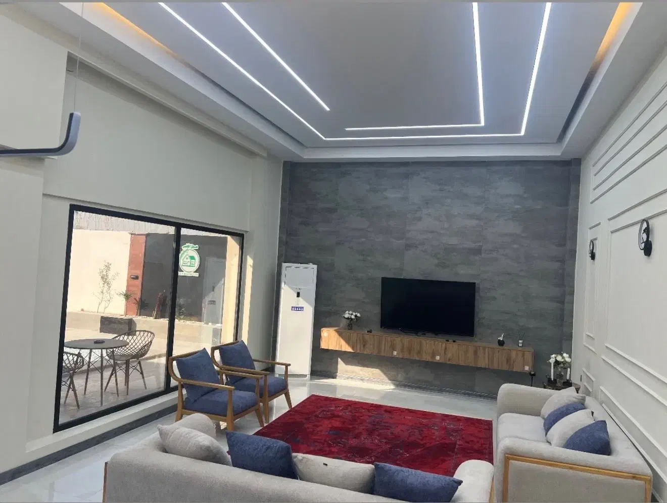 ویلادربست  استخر دار