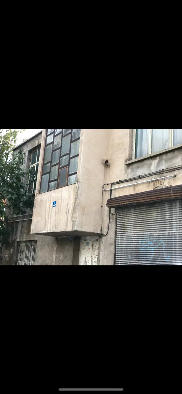 چیتگر ۲۰۰متر کلنگی بر ۱۰ جنوبی توضیحات خواننده شود