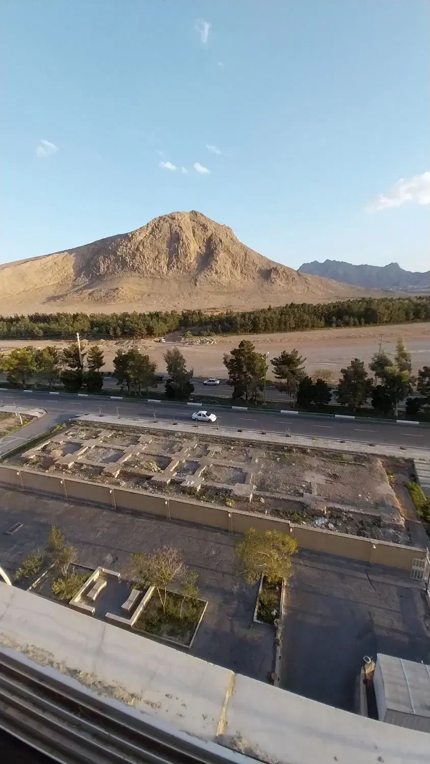 آپارتمان ۹۰ متری _ بهارستان (فاز یک)