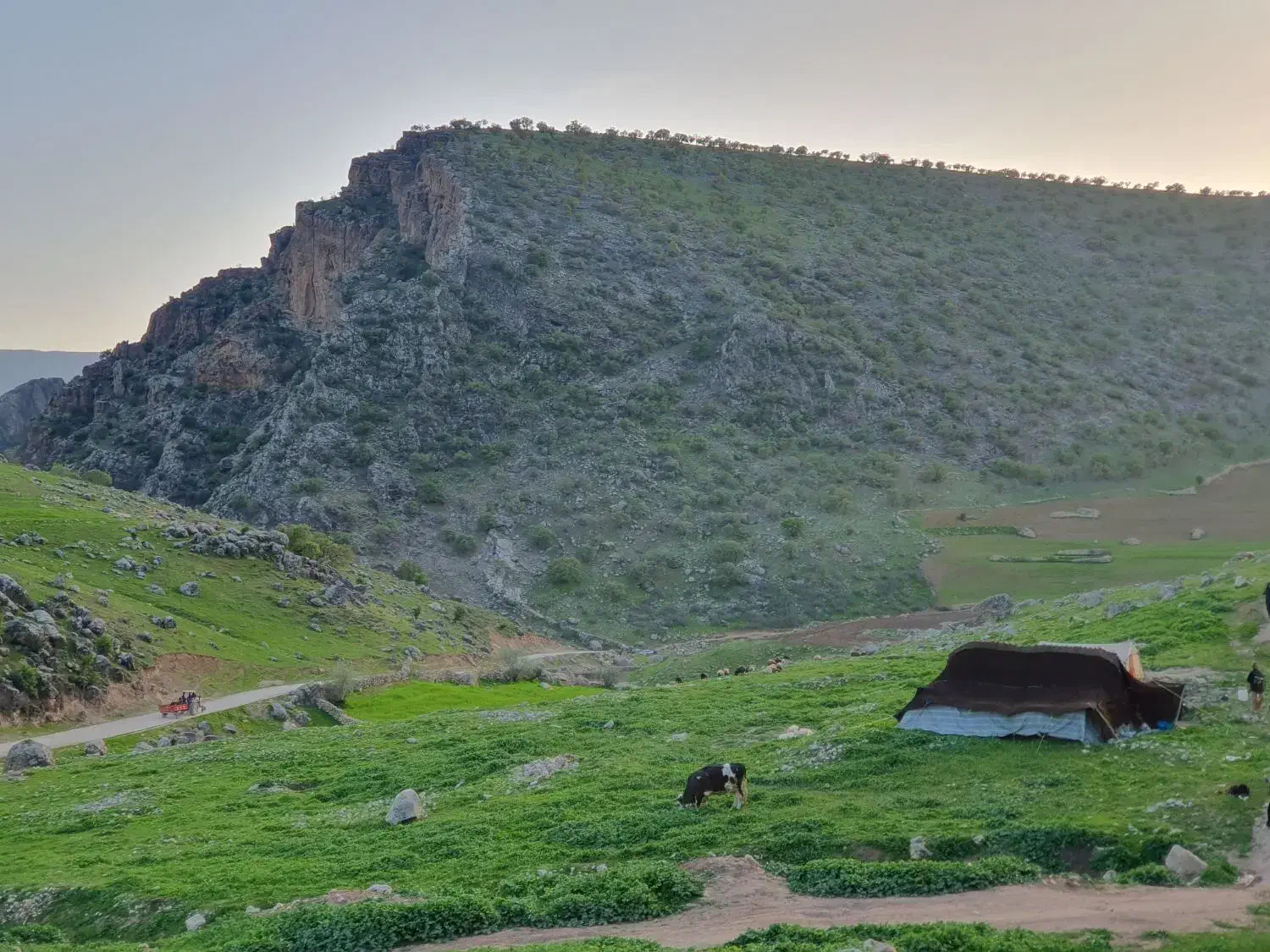 گاراژ بزرگ، جاده مهران