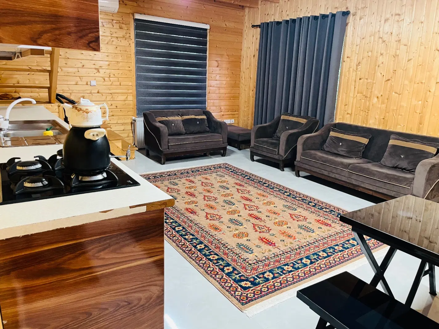 کلبه دوبلکس لب رودخونه(مالک هستم)