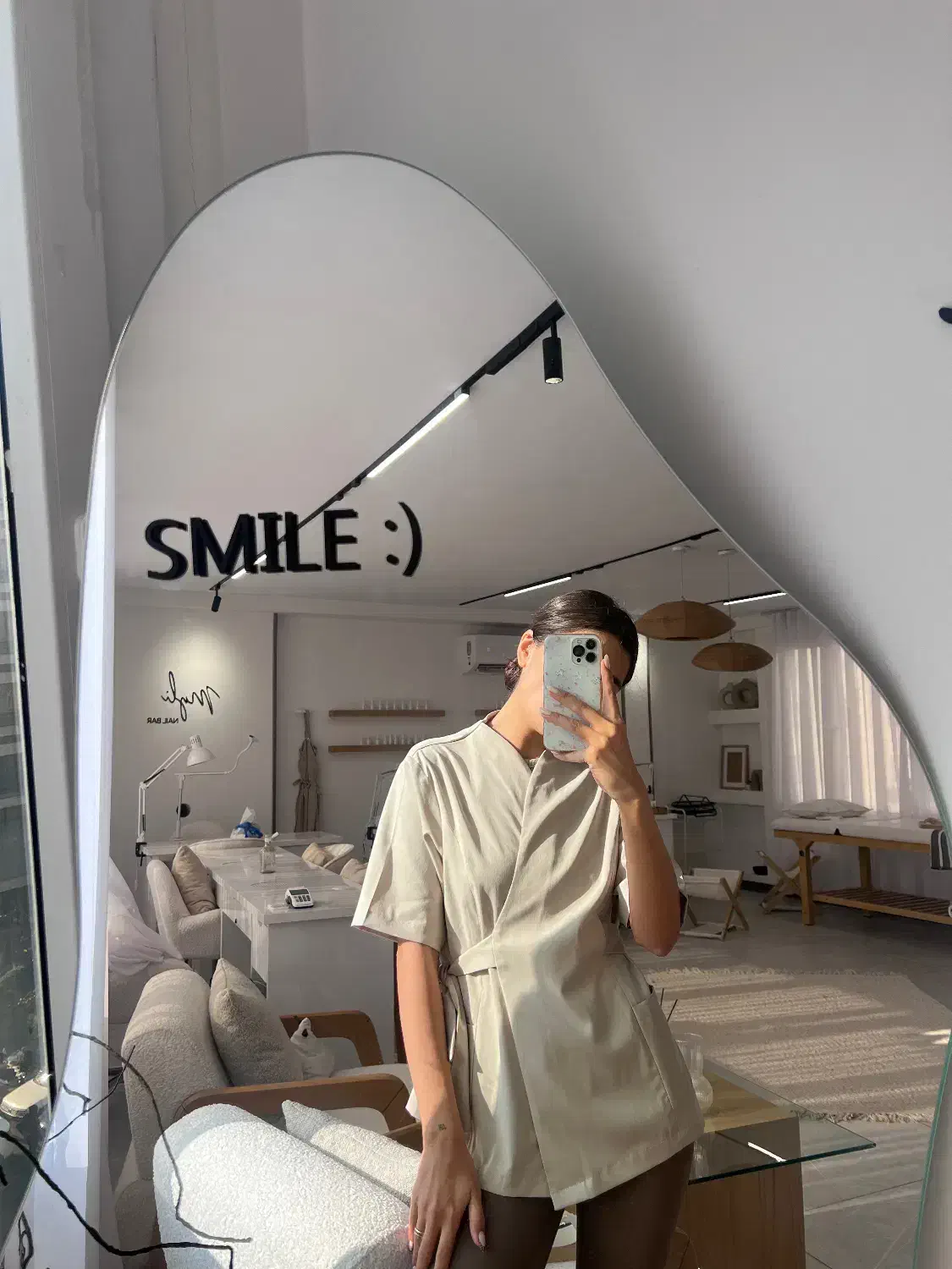 اجاره میز ناخن وتخت مژه