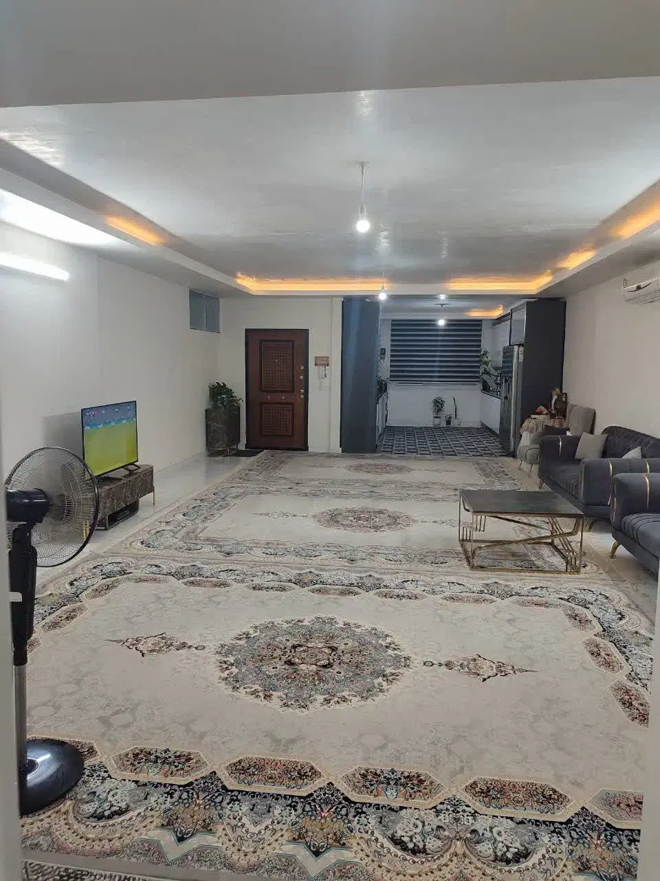 آپارتمان ۱۵۰ متری حیاط دار توس ۹۷
