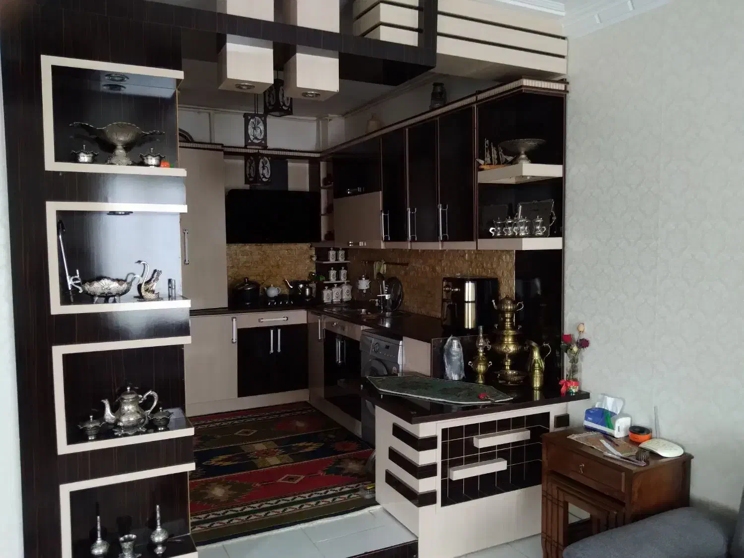 فروش اپارتمان مهرشهر حاشیه بلوار همت