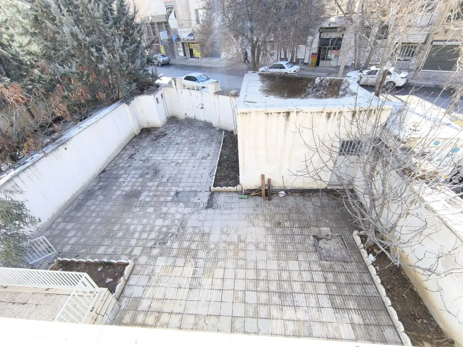 ویلایی کلنگی دوکله بر تجاری دار ۳۳۴ متر