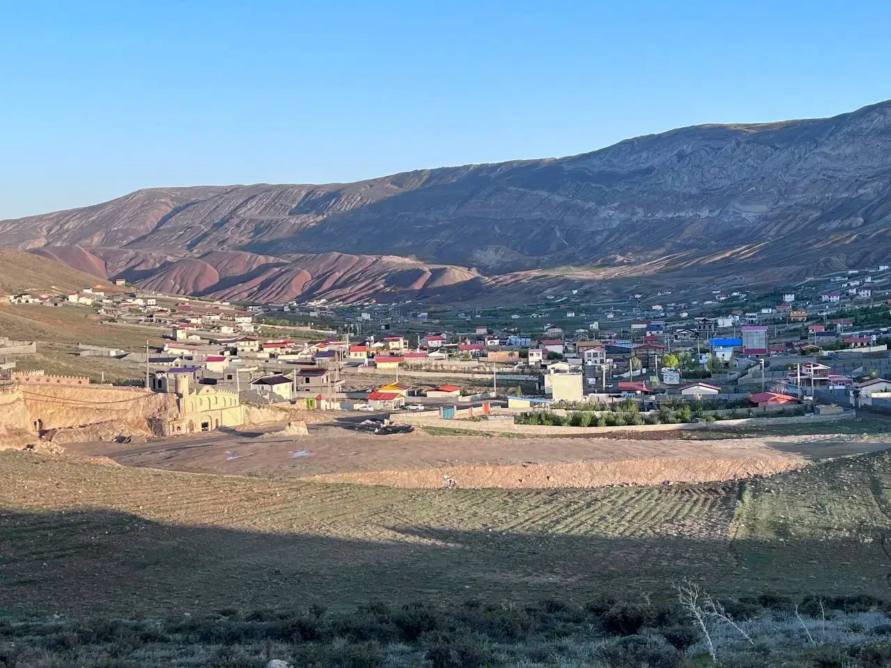 ۲۵۰ متر  شهرکی خلبانان با انشعابات  گرمابسرد