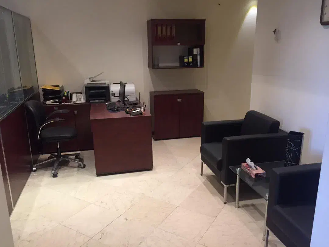 دفترکار مهندسی و بازرگانی کاملا مبله