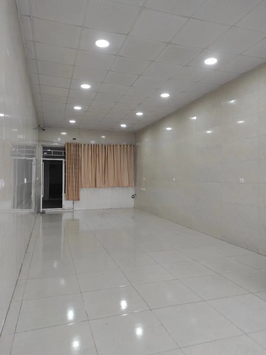 اجاره مغازه ۶۰ متری