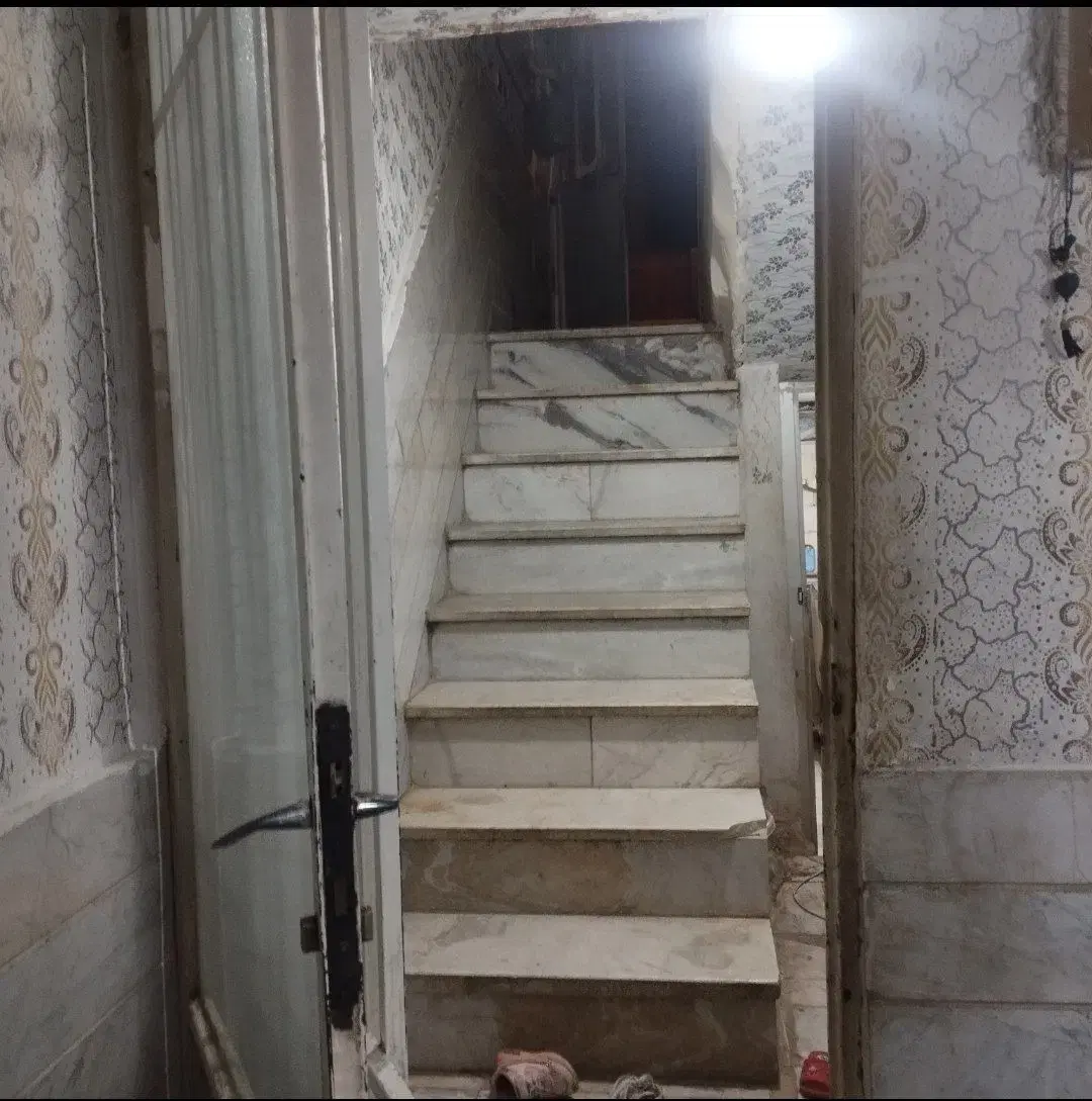 زیرزمین اجاره ای در خیابان مطهری