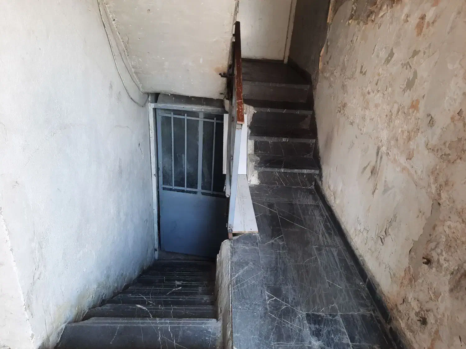 کارگاه همکف و زیر زمین بصورت مجزا ، خیابان سراج