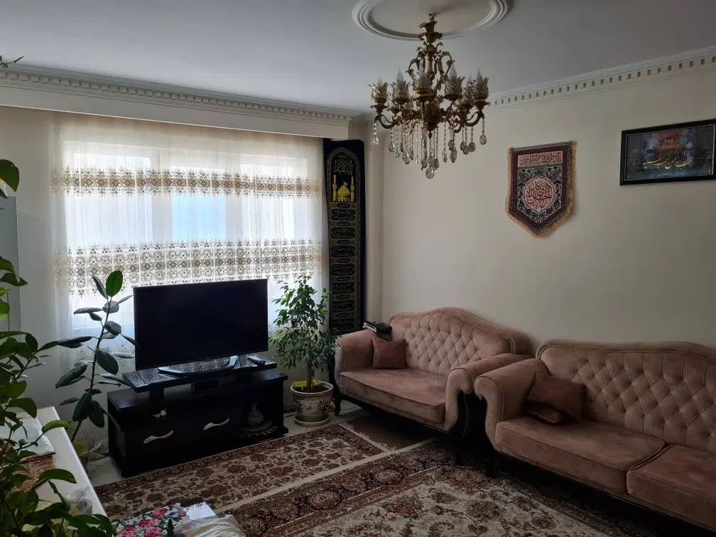 ۷۰متر،دوخواب، بنی هاشم شمالی، حیاط خلوت اختصاصی،
