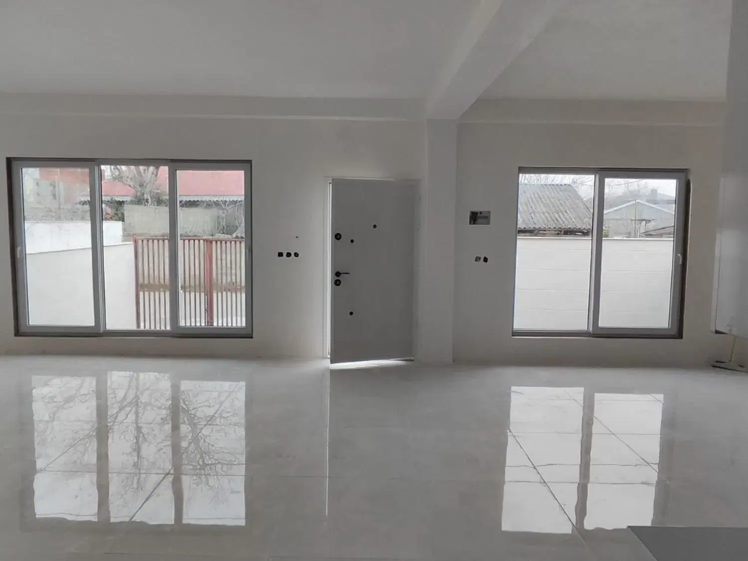 ویلا۳خواب شهری مهندسی ساز سنگر موقیت خوب