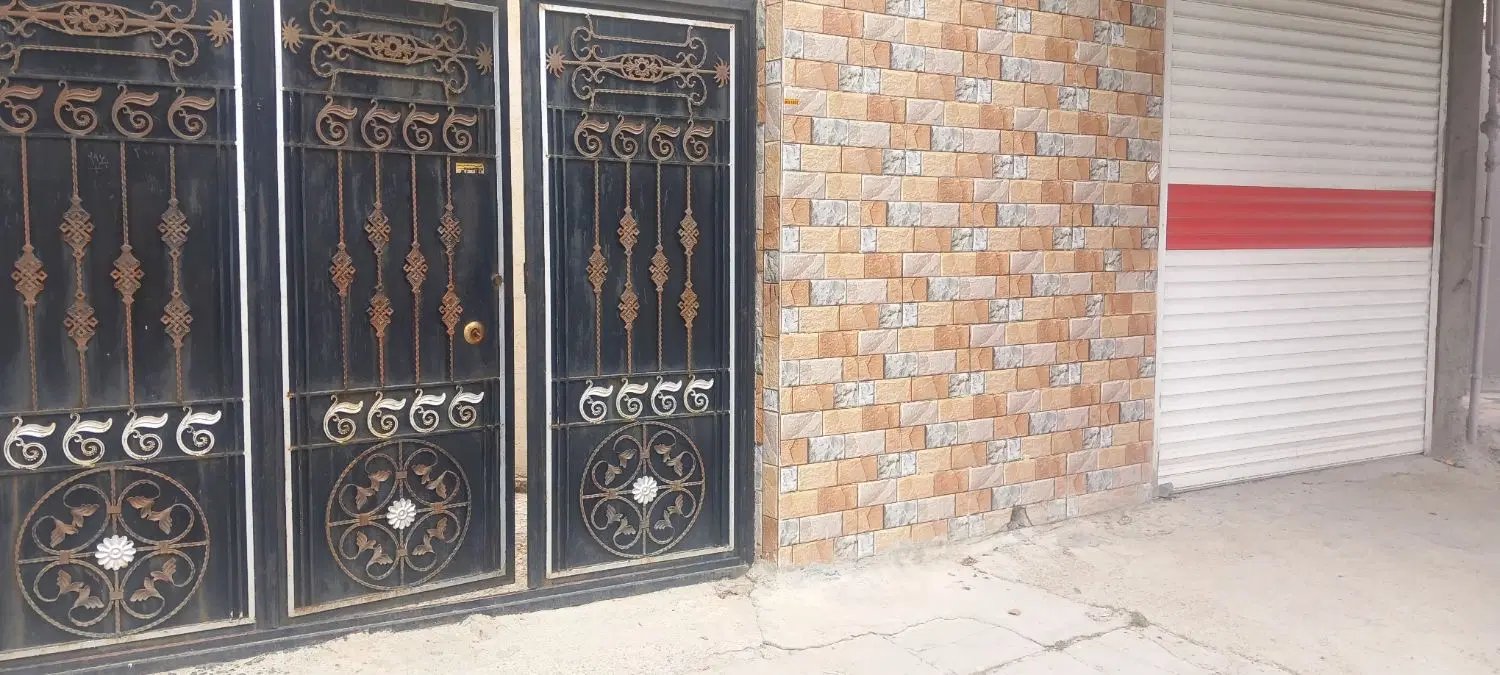 مسکونی تجاری برخیابان اصلی معلم جنب بانک کشاورزی