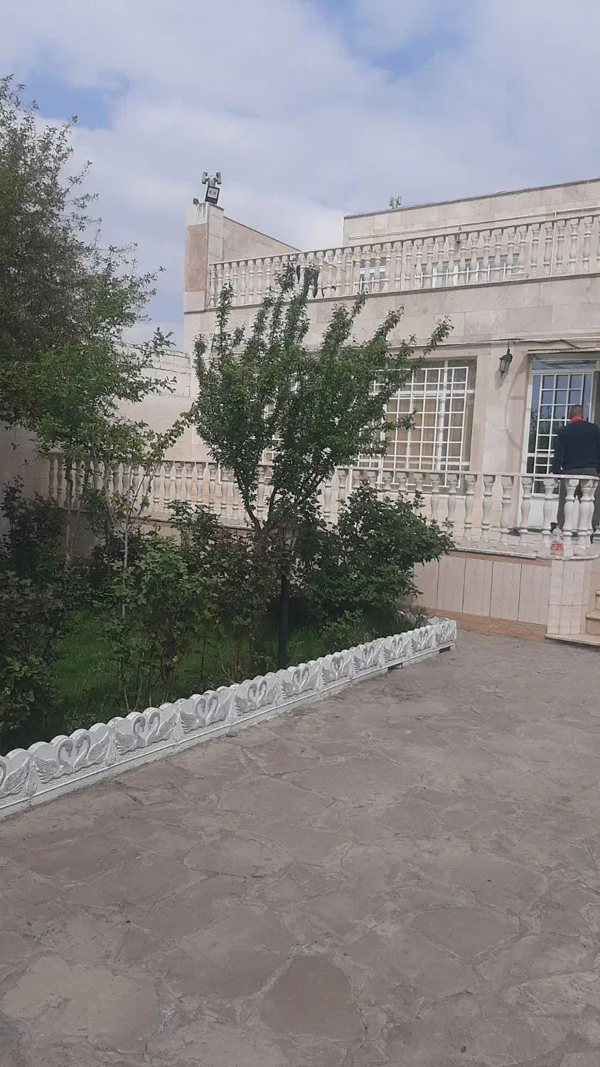 باغ ویلا شاهنامه شیک