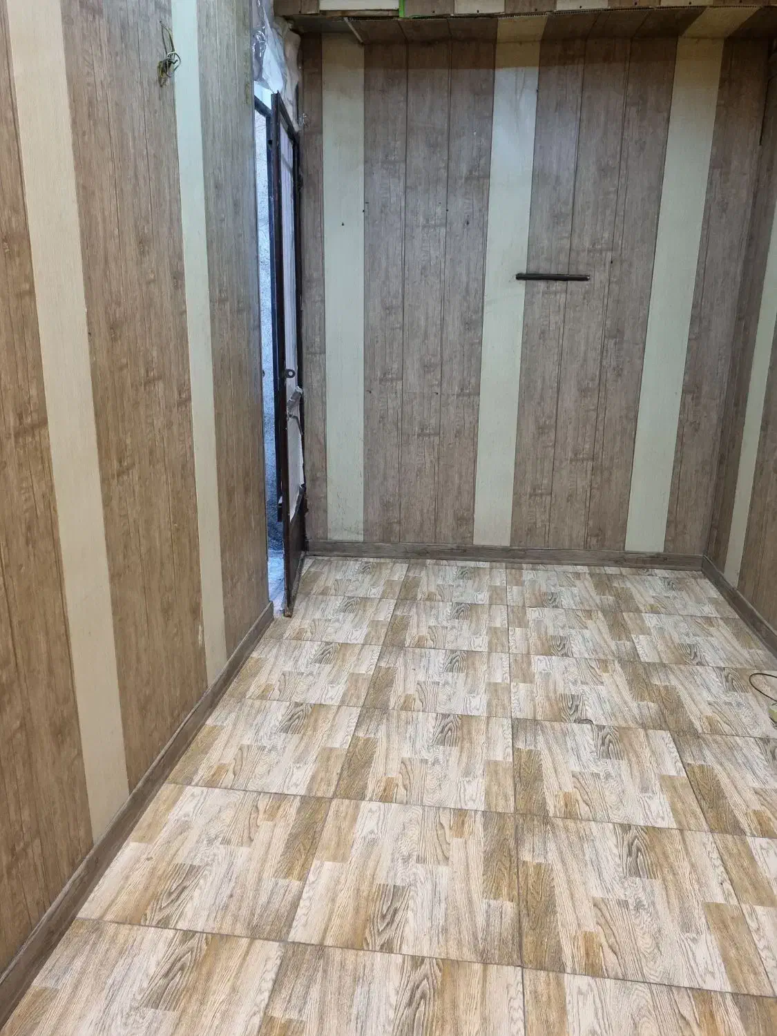 یک اتاق ۱۰ متریداز یک واحد ۶۵ موقعیت اداری