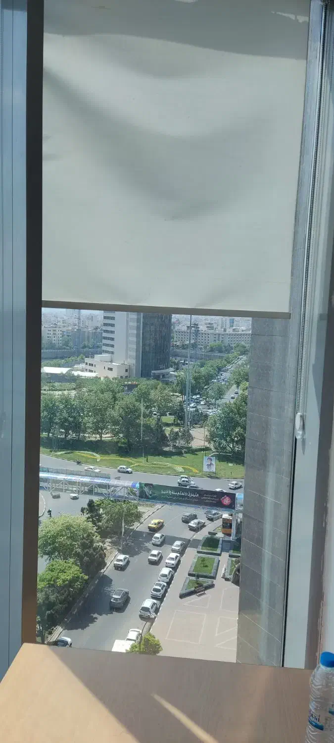 واحد در برج اداری پاژ