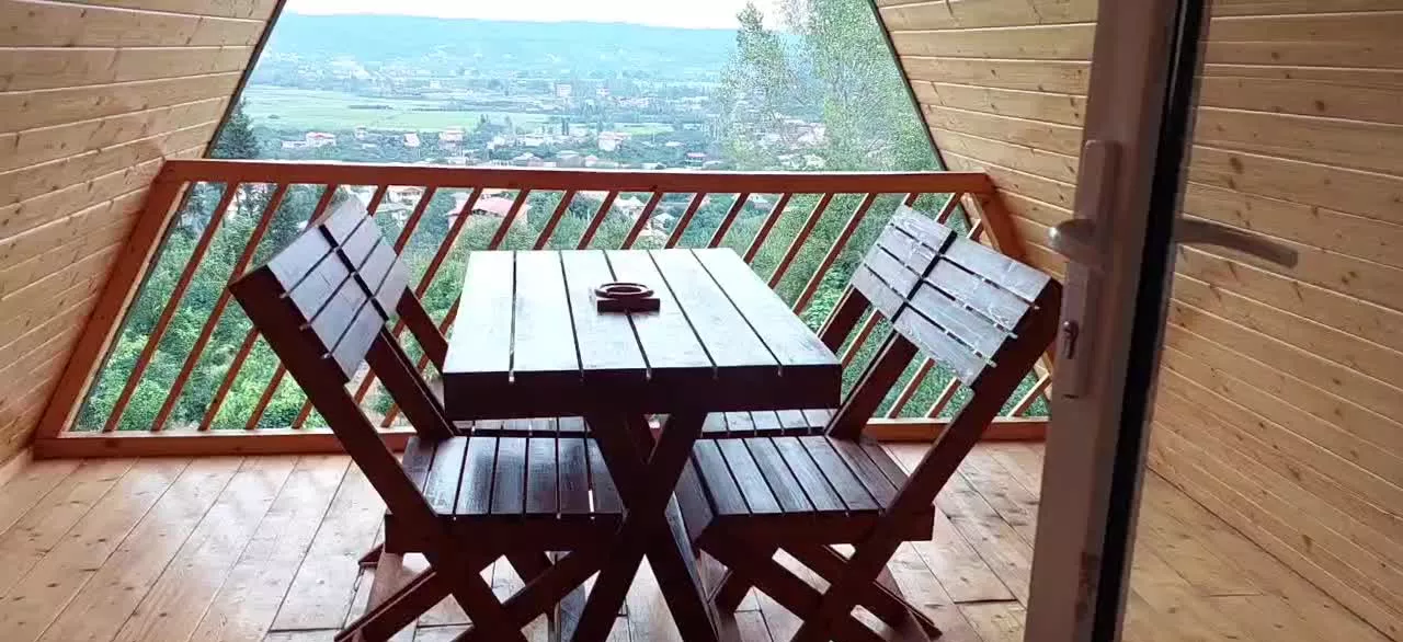 کلبه سوئیسی جنگلی استخردار