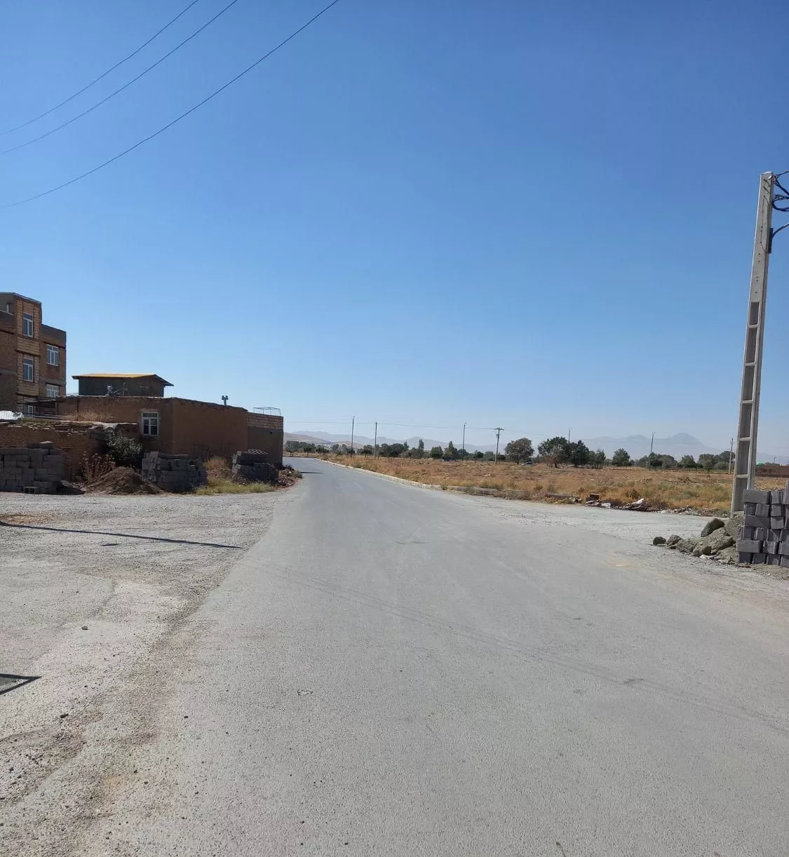 ۶۰۰ متر زمین مسکونی تفکیکی شهرداری