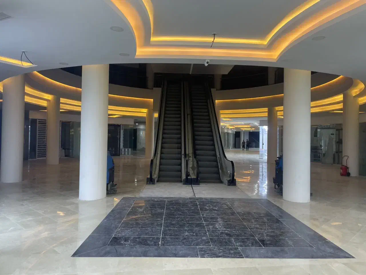 دو باب مغازه با مالکیت کامل در مجتمع معراج