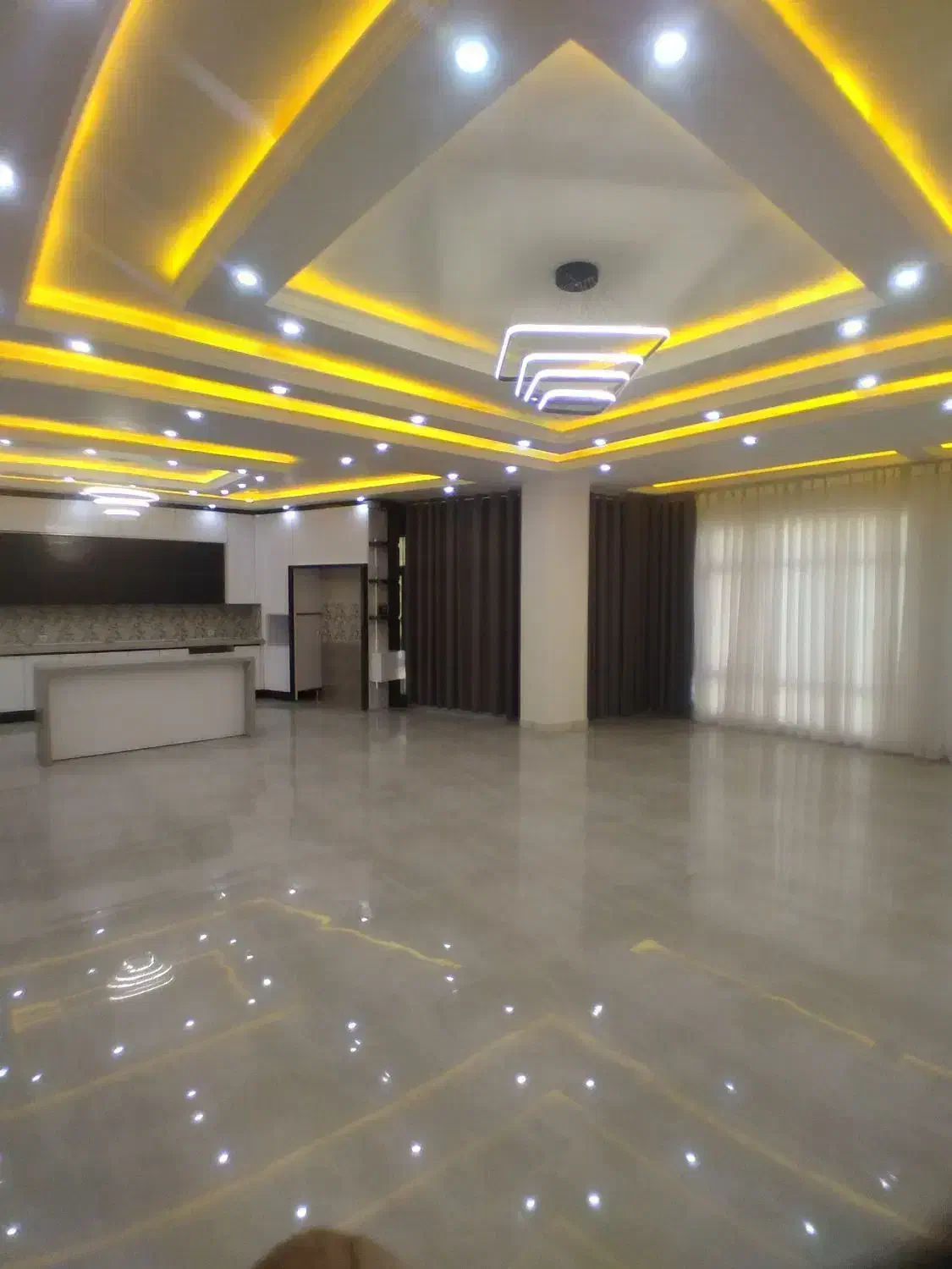 فروش ویژه مجتمع تجاری مسکونی خبرنگار