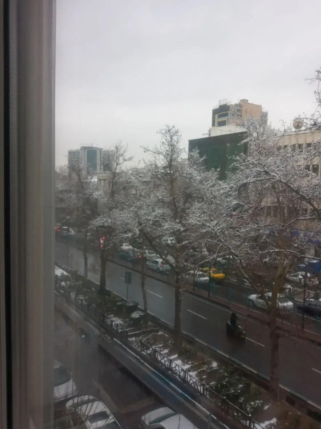 کاروانسرای قدیمی با تجاری و اداری