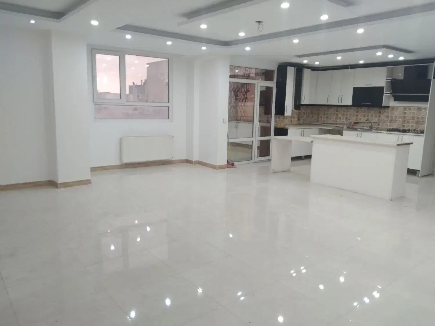 108 متر فول امکانات غرق در نور