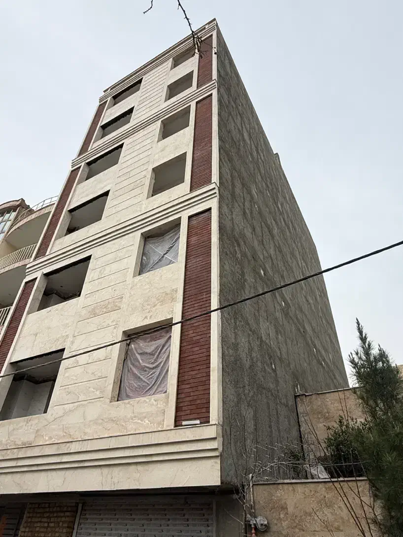 واحد نوساز _۹۵ متر_انتهای کیانمهر،شهرک علوی
