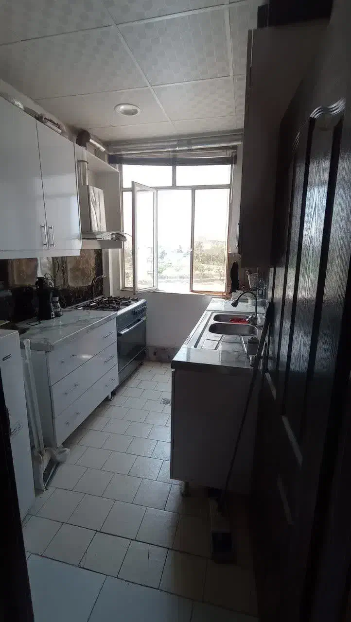 ۷۰ متری دو خوابه دو نبش